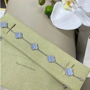 🔮 Van Cleef & Arpels Alhambra 5 Motif Purple Chalcedony